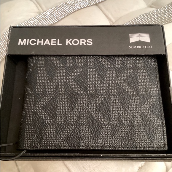 MICHAEL KORS Last one!  Great Michael kors mens wallet new - Picture 5 of 5